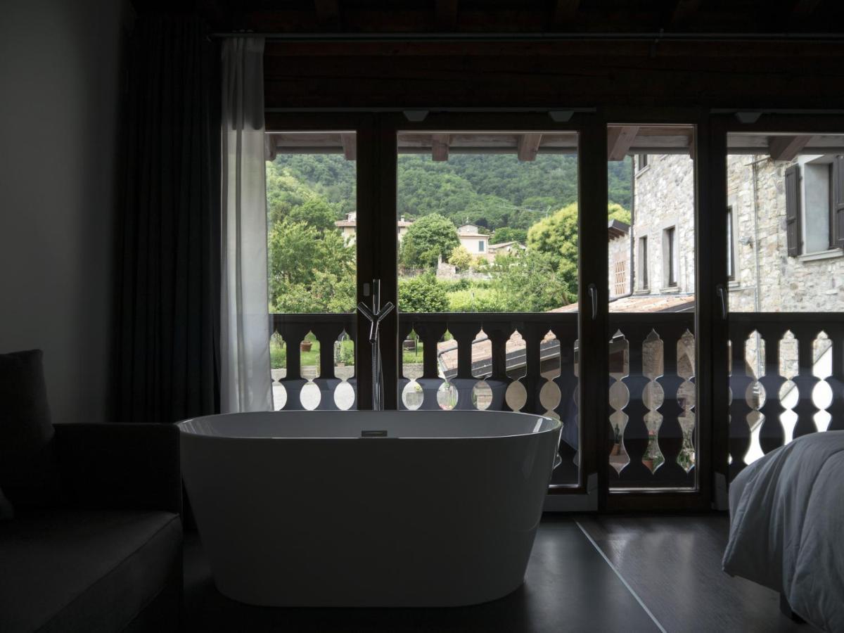 La Terrazza Sulle Vigne B&B Corte Franca Bagian luar foto