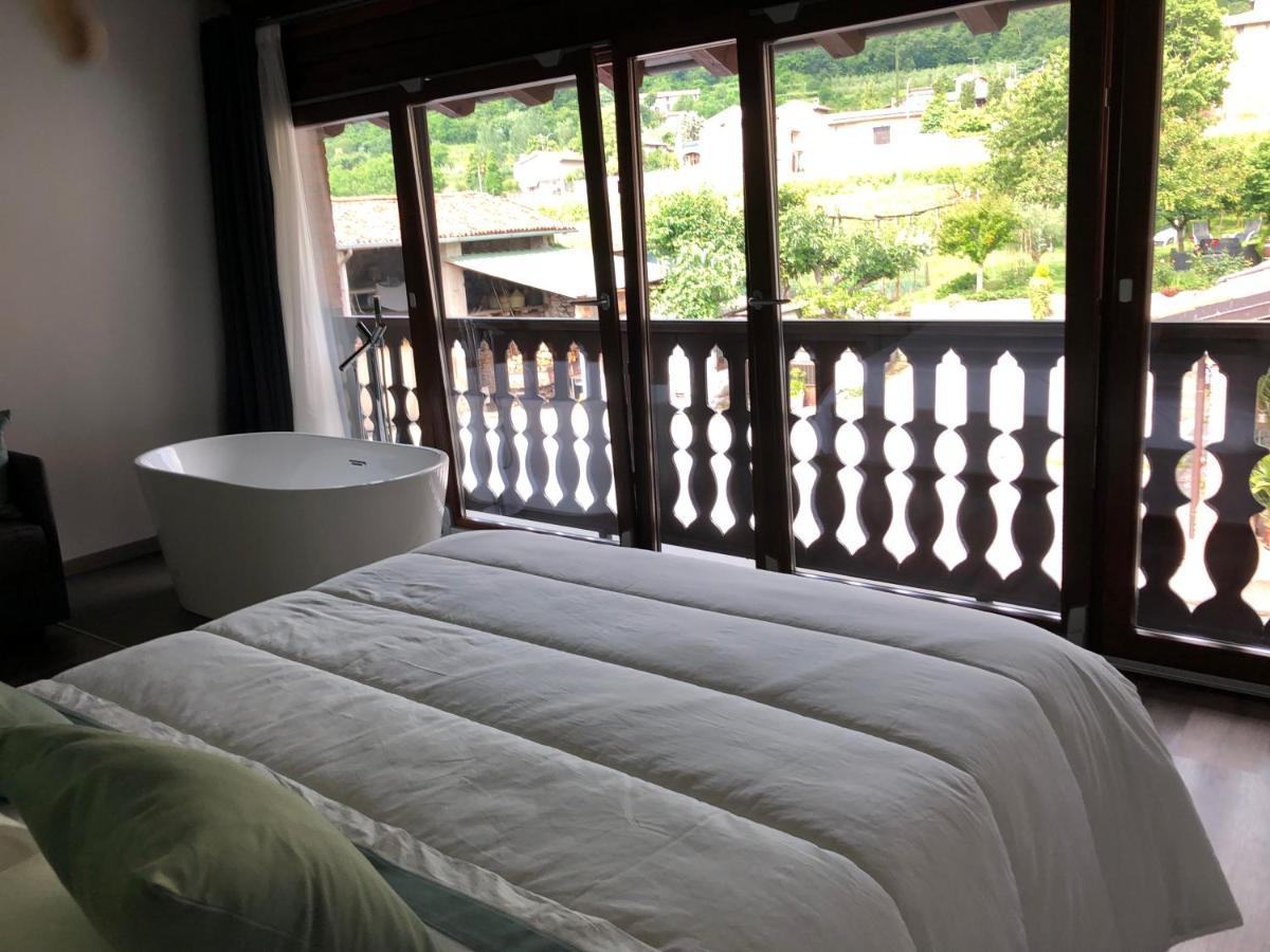 La Terrazza Sulle Vigne B&B Corte Franca Bagian luar foto