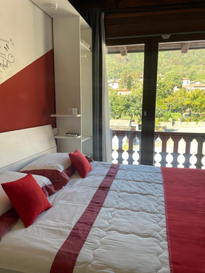 La Terrazza Sulle Vigne B&B Corte Franca Bagian luar foto