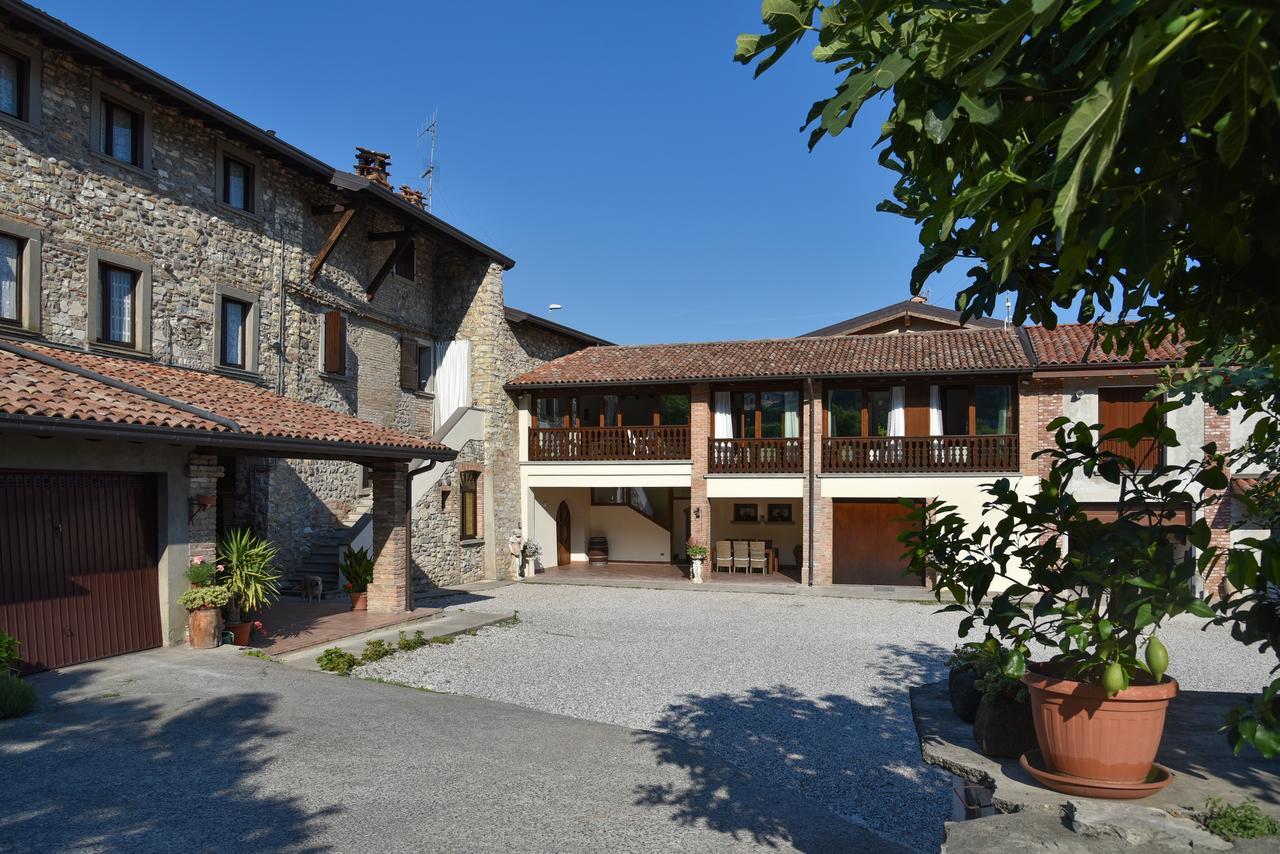 La Terrazza Sulle Vigne B&B Corte Franca Bagian luar foto