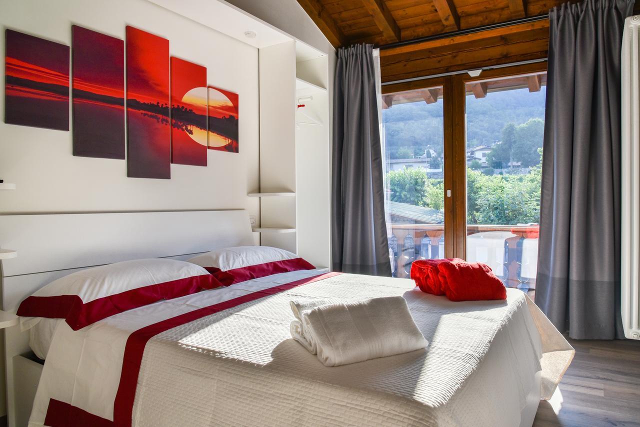 La Terrazza Sulle Vigne B&B Corte Franca Bagian luar foto